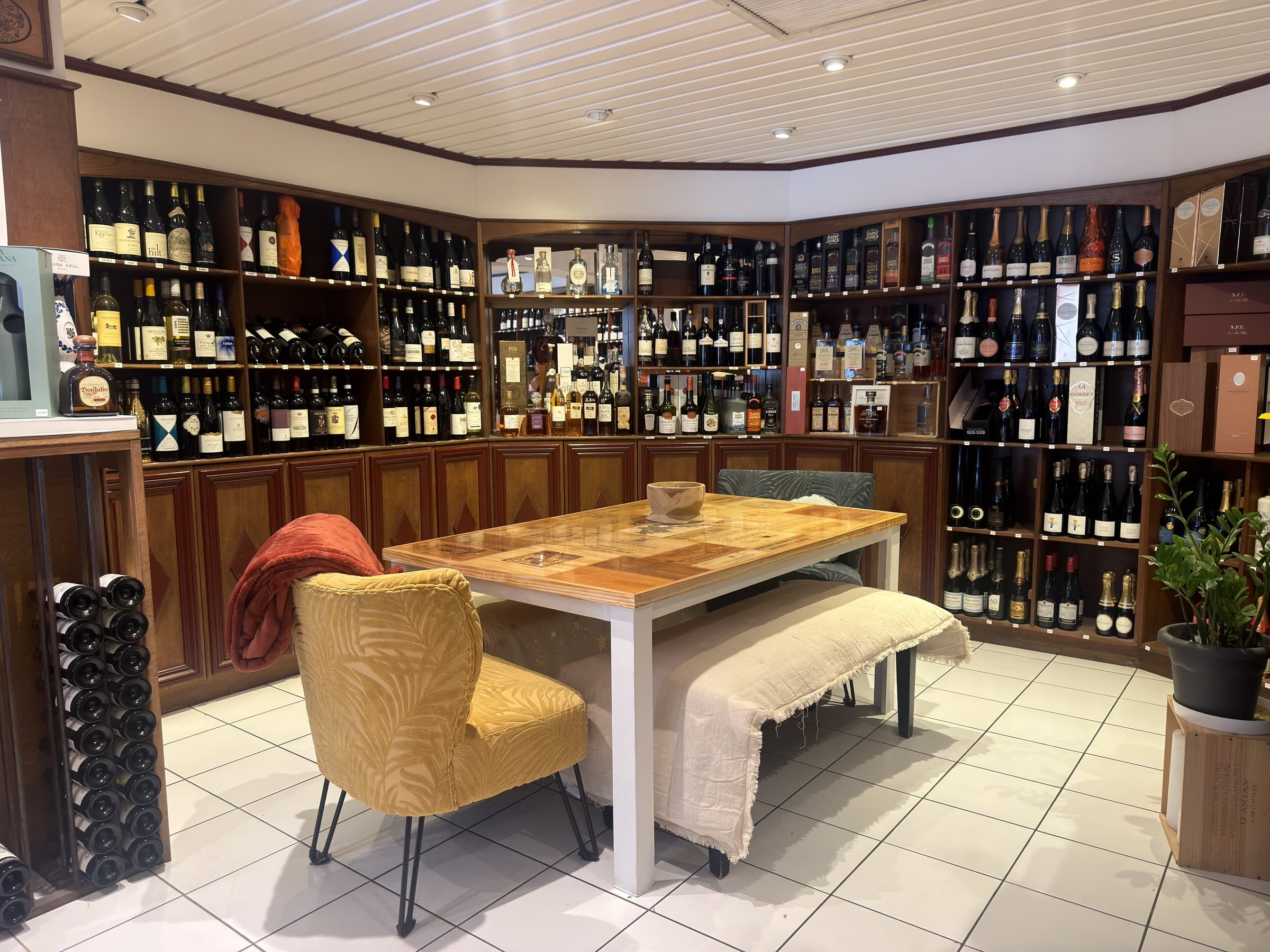 La boutique Le Goût du Vin — casiers à vin
